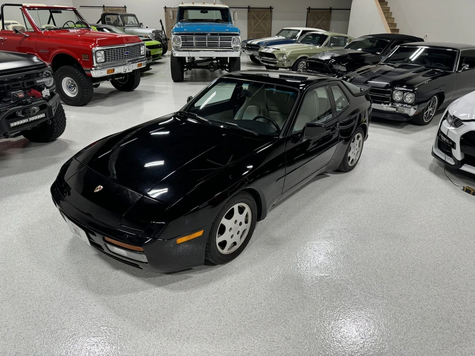 1989 Porsche 944 Turbo - Image 2 of 31