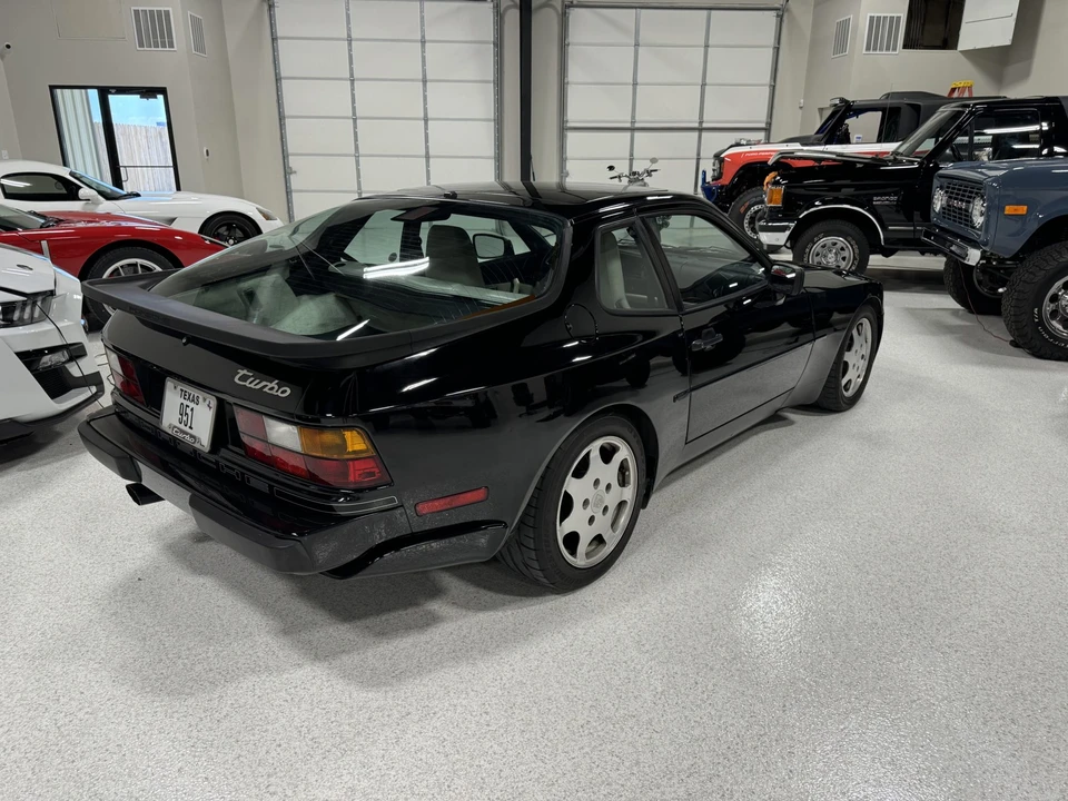 1989 Porsche 944 Turbo - Image 15 of 31