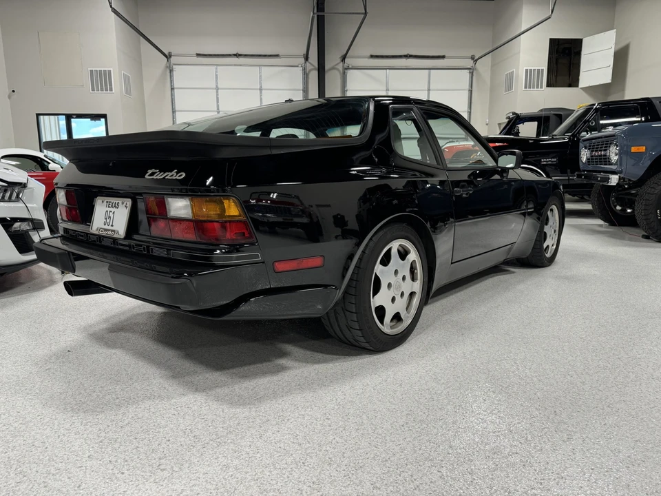 1989 Porsche 944 Turbo - Image 14 of 31