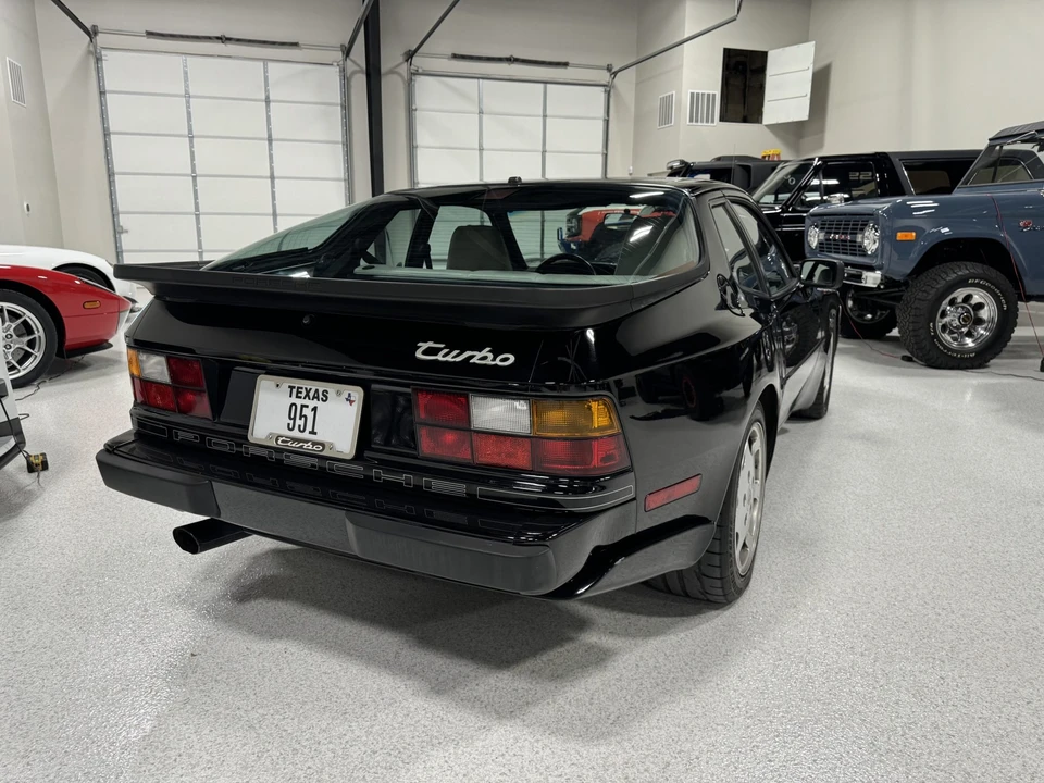 1989 Porsche 944 Turbo - Image 13 of 31