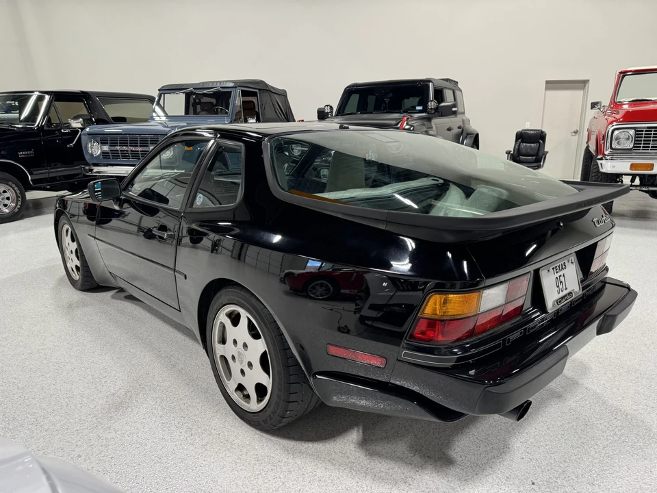 1989 Porsche 944 Turbo - Image 8 of 31