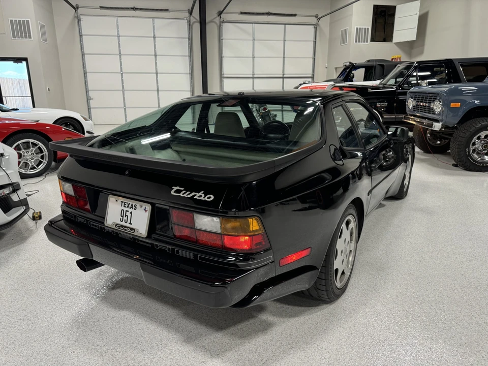 1989 Porsche 944 Turbo - Image 12 of 31
