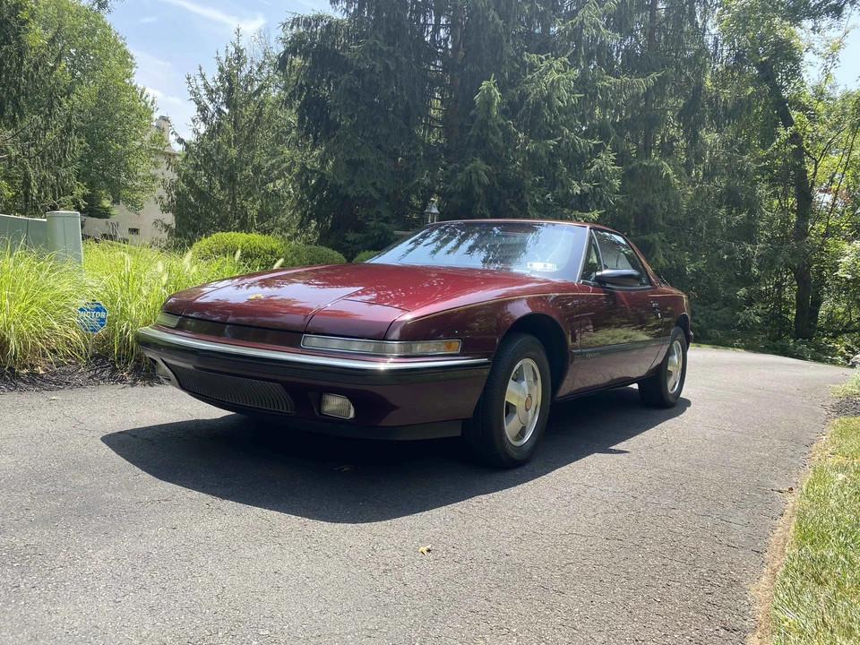 1990 Buick Reatta - Image 11 of 31