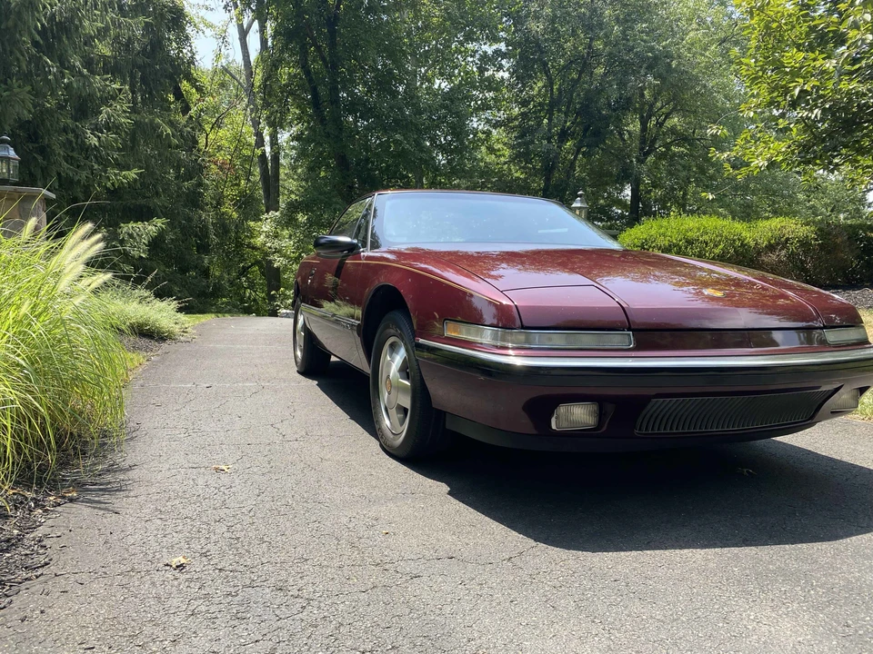 1990 Buick Reatta - Image 13 of 31
