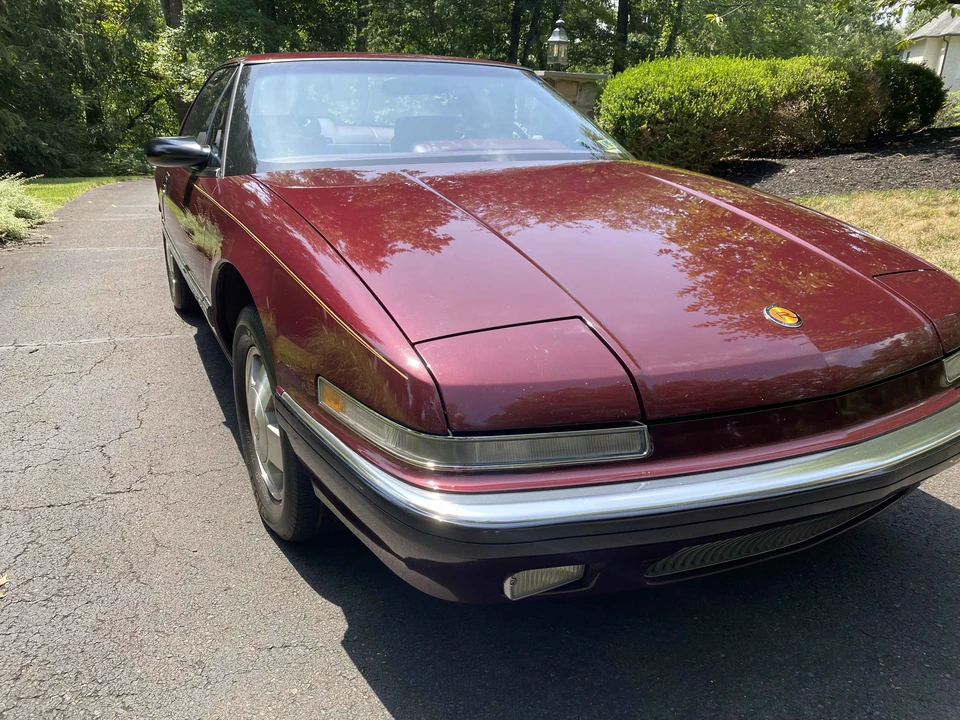 1990 Buick Reatta - Image 19 of 31