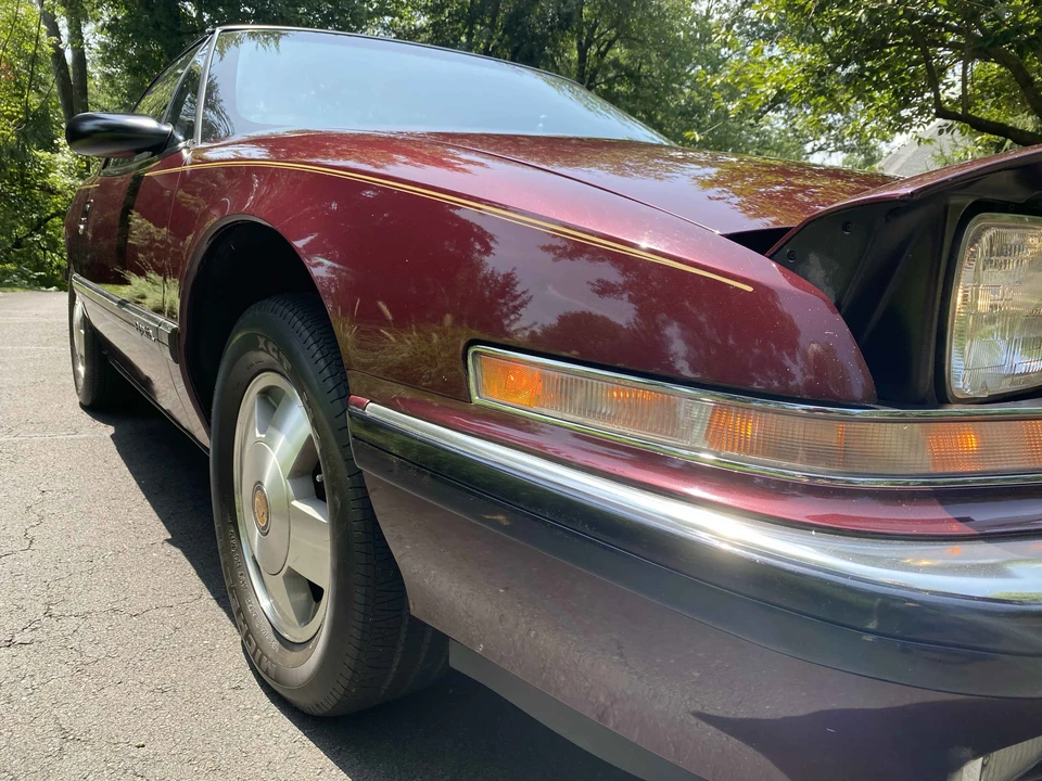 1990 Buick Reatta - Image 26 of 31