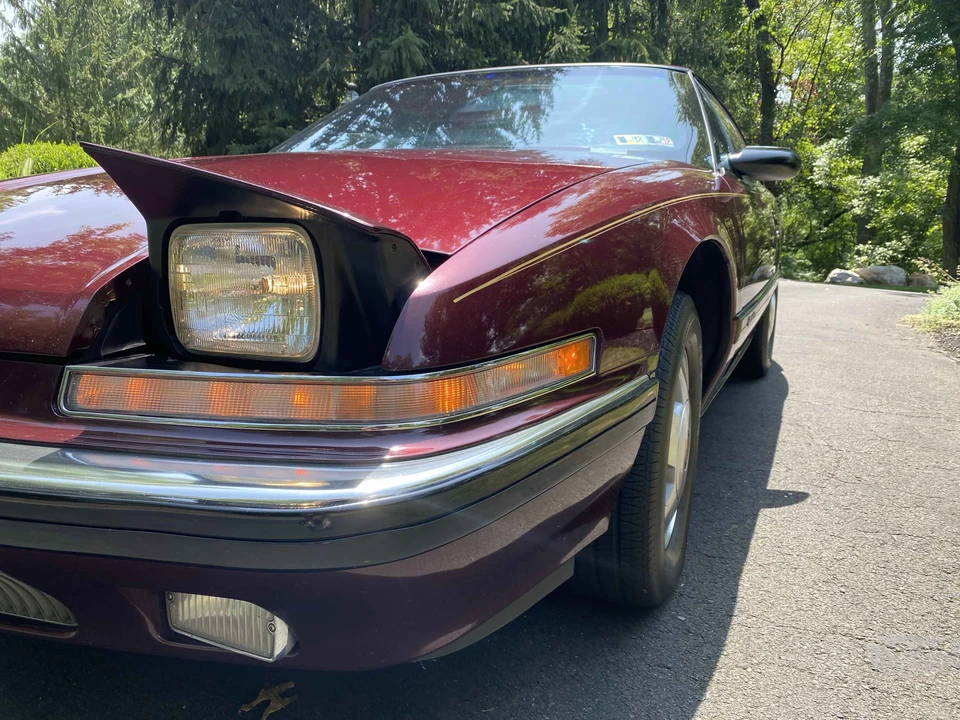 1990 Buick Reatta - Image 27 of 31