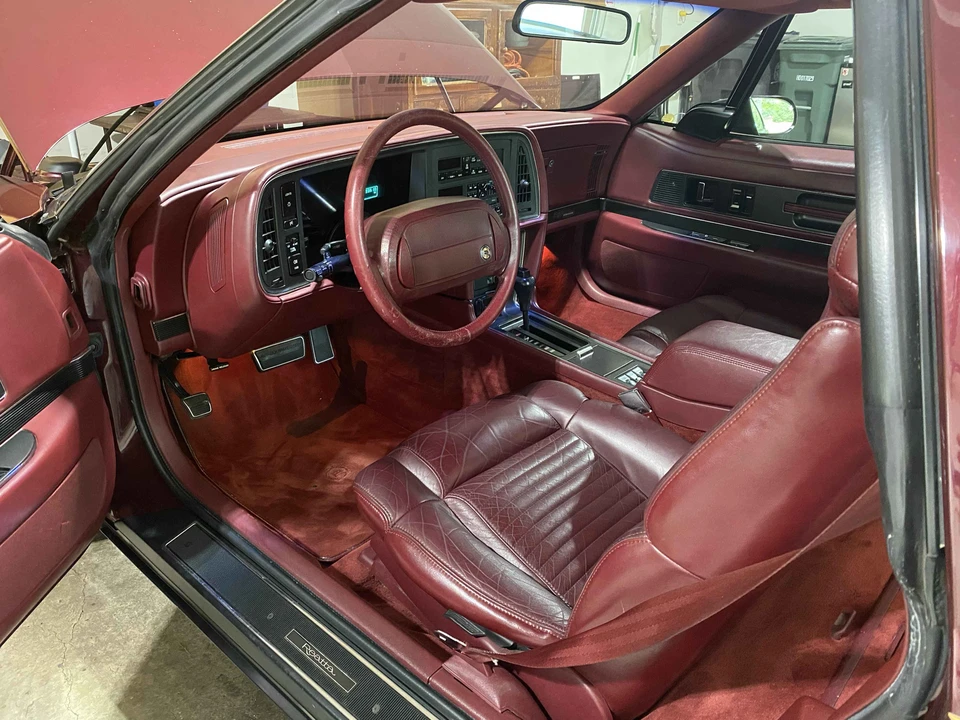 1990 Buick Reatta - Image 30 of 31