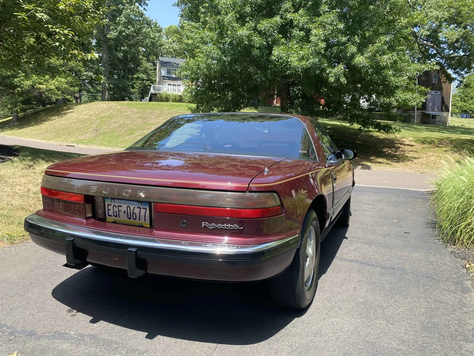 1990 Buick Reatta - Image 6 of 31