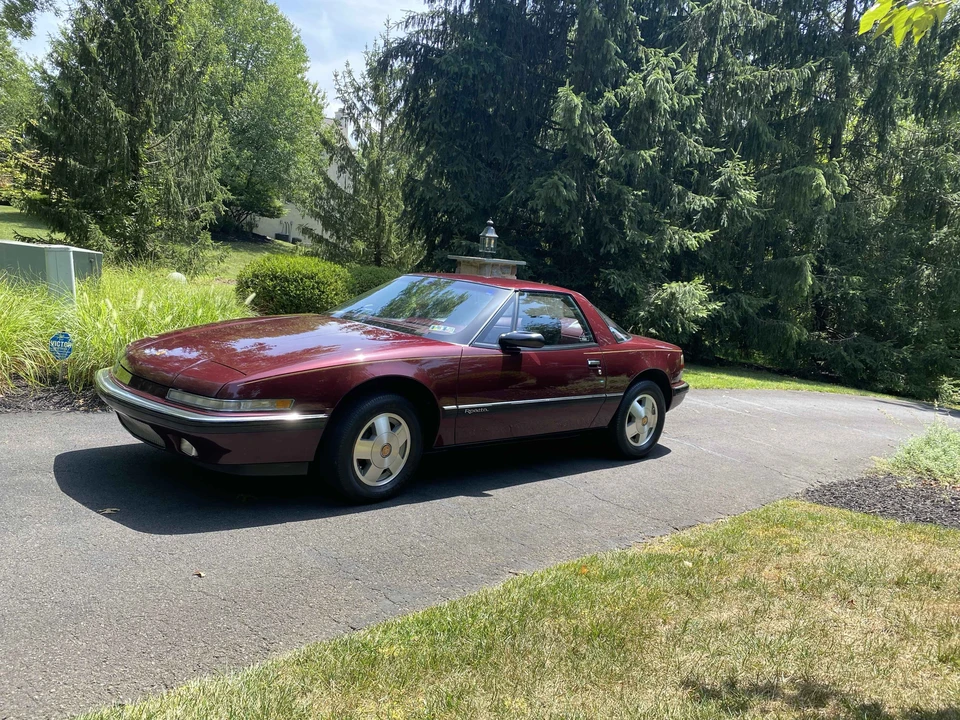 1990 Buick Reatta - Image 7 of 31