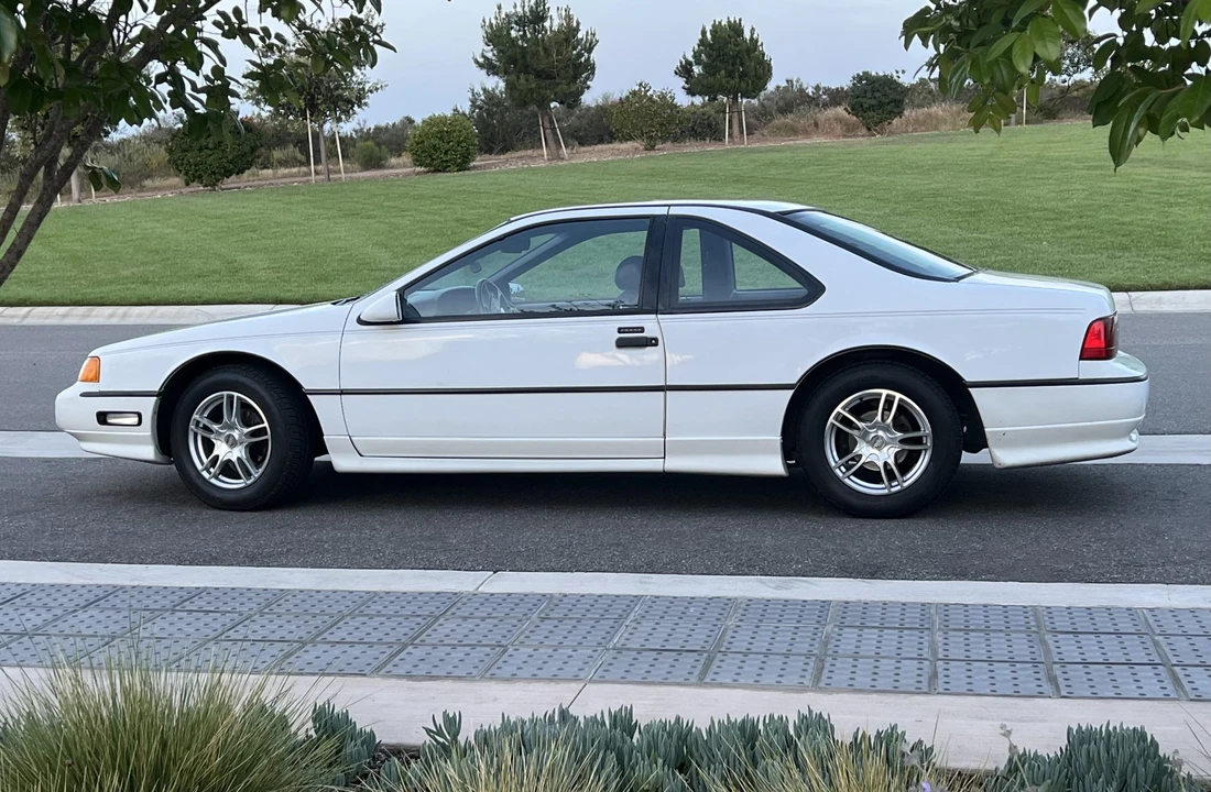 1990 Ford Thunderbird - Image 20 of 31