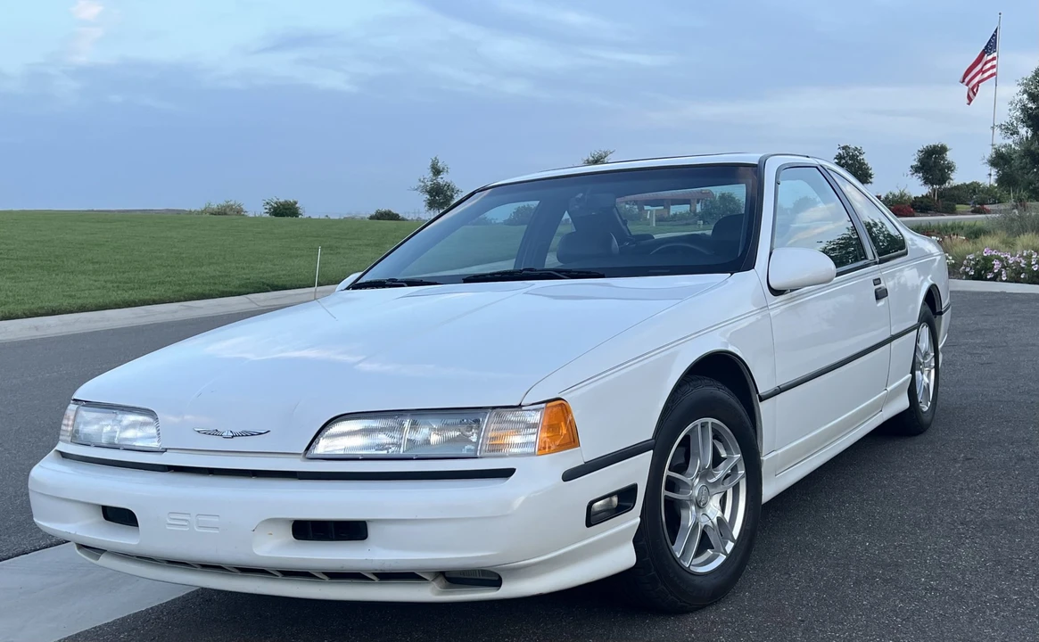 1990 Ford Thunderbird - Image 5 of 31