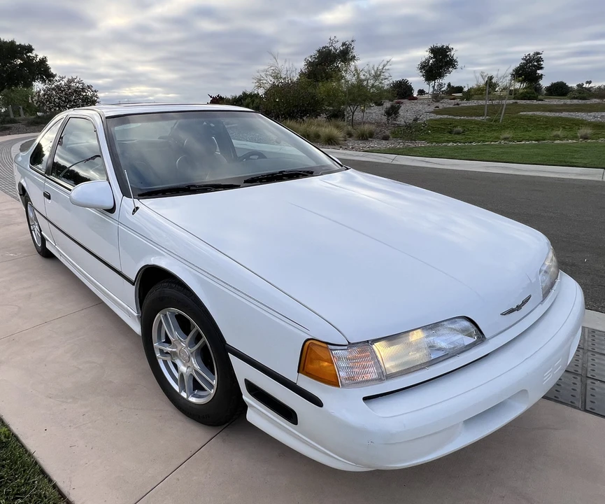 1990 Ford Thunderbird - Image 8 of 31