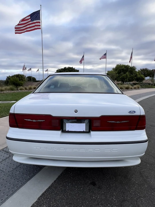 1990 Ford Thunderbird - Image 18 of 31