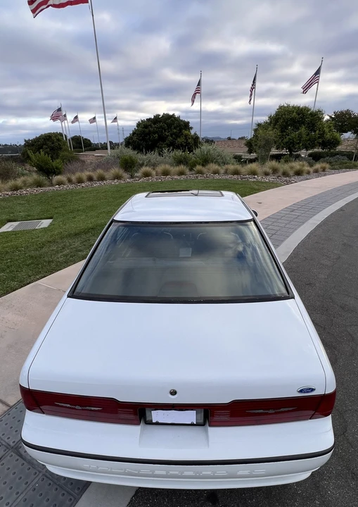 1990 Ford Thunderbird - Image 24 of 31