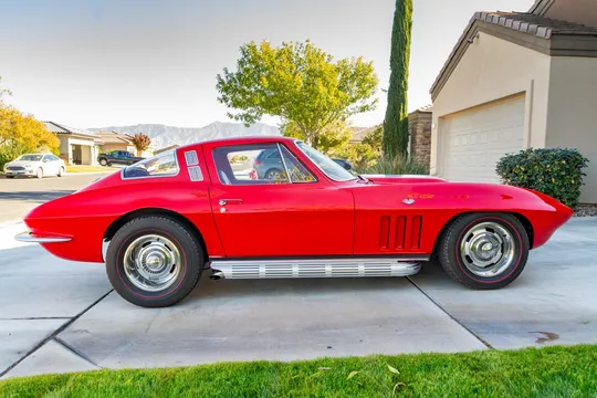 1965 Chevrolet Corvette C2 - Image 4 of 31