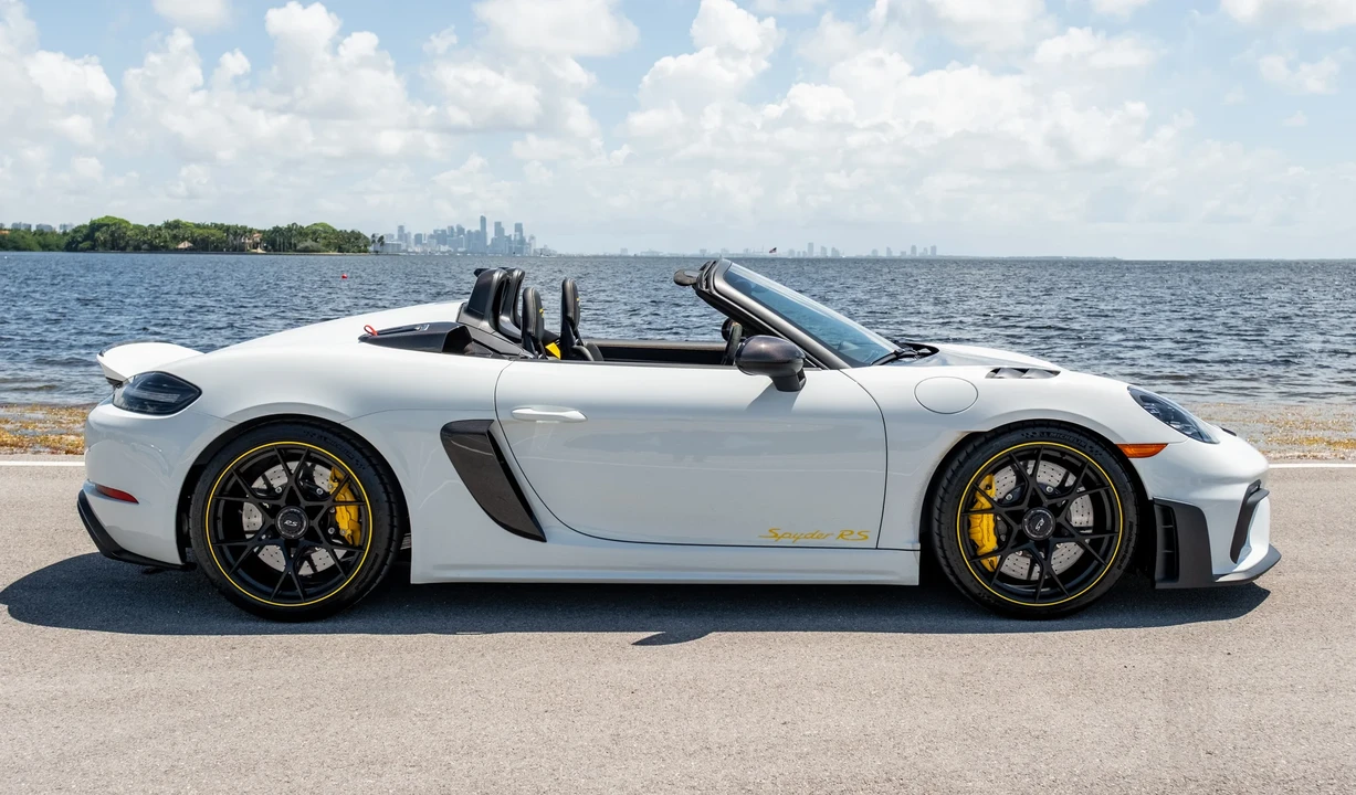 2025 Porsche 718 Boxster Spyder RS - Image 9 of 31