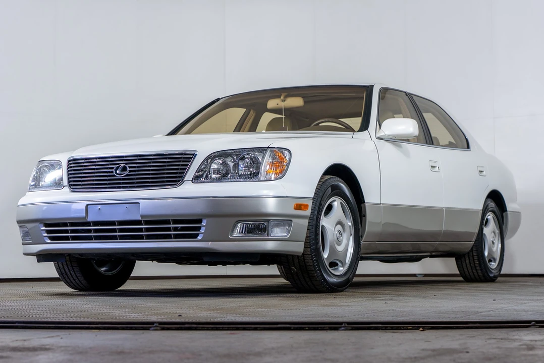 1998 Lexus LS 2nd Gen - Image 24 of 31