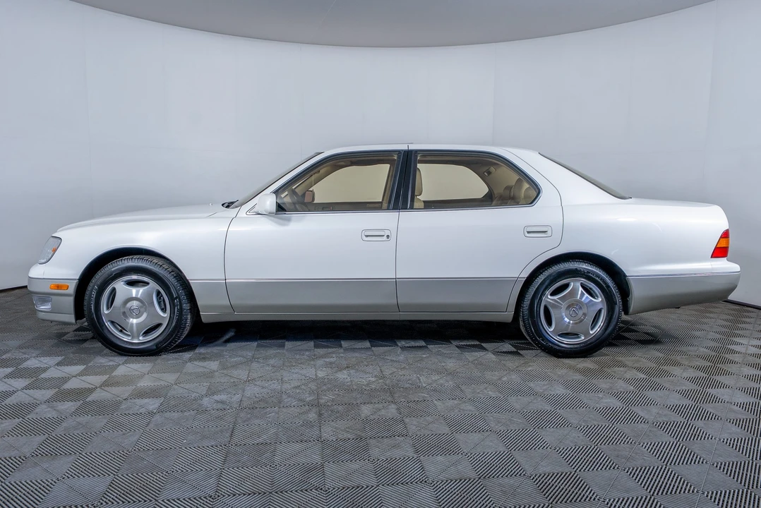 1998 Lexus LS 2nd Gen - Image 19 of 31