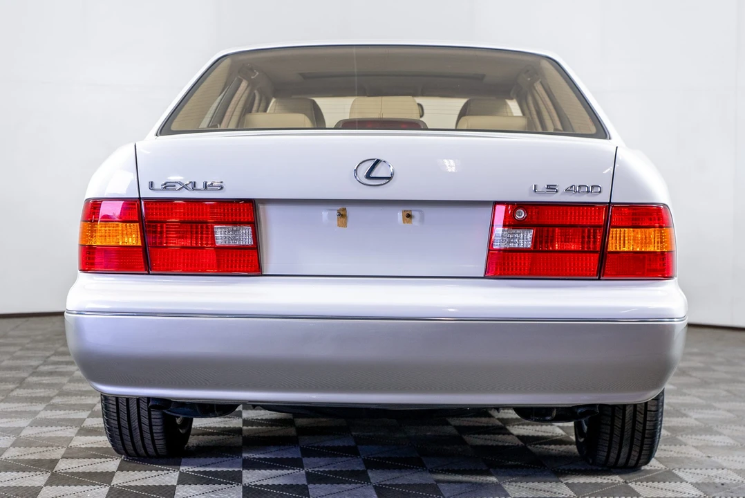 1998 Lexus LS 2nd Gen - Image 13 of 31