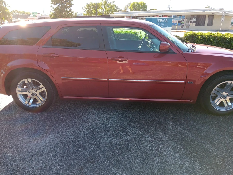 2006 Dodge Magnum 2nd Gen Wagon - Image 15 of 31