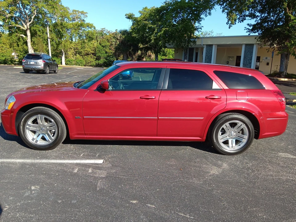 2006 Dodge Magnum 2nd Gen Wagon - Image 11 of 31