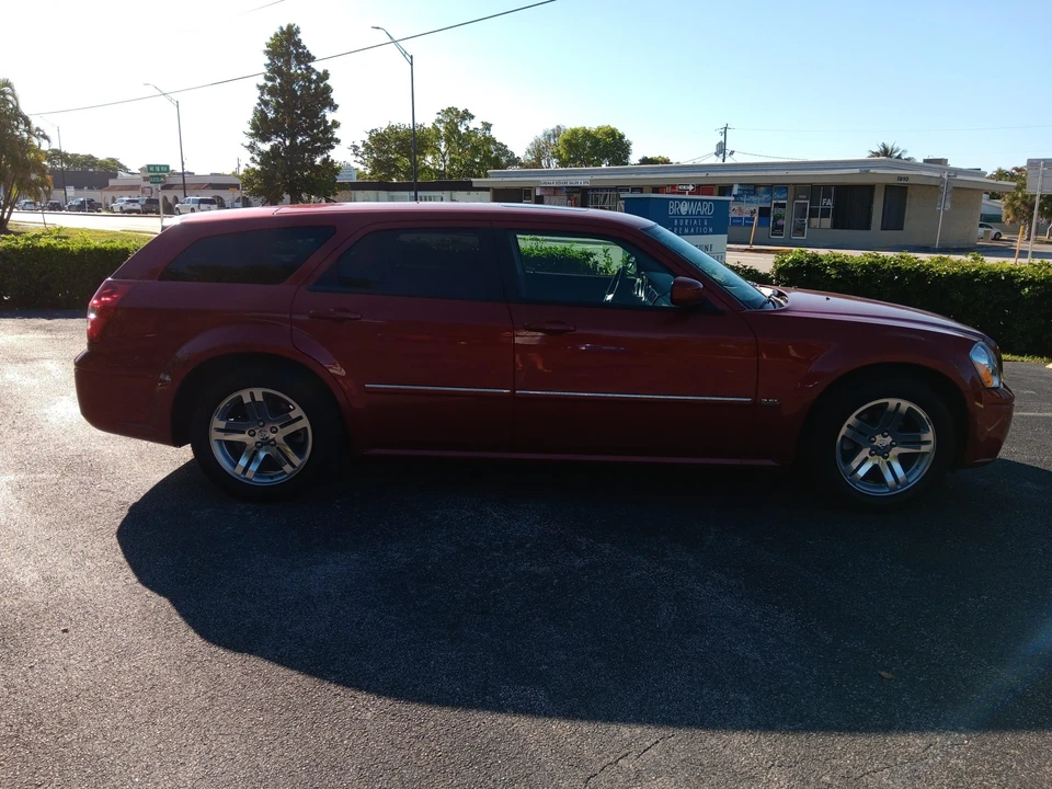 2006 Dodge Magnum 2nd Gen Wagon - Image 14 of 31