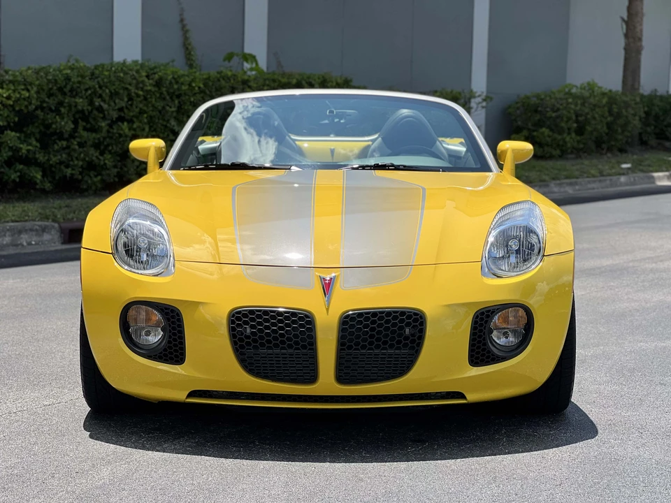 2008 Pontiac Solstice GXP - Image 2 of 31