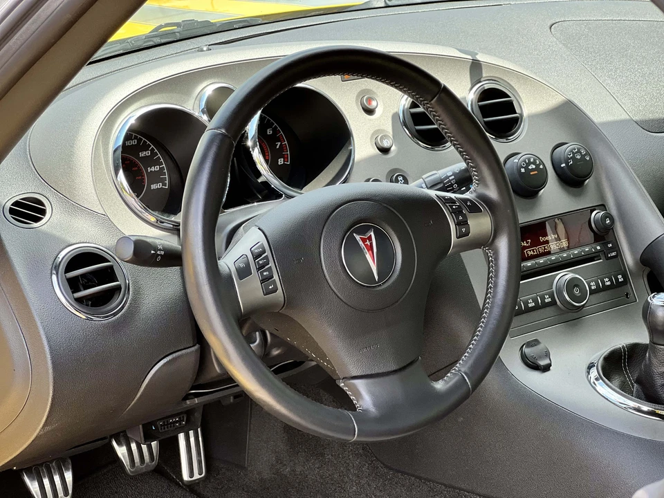 2008 Pontiac Solstice GXP - Image 28 of 31