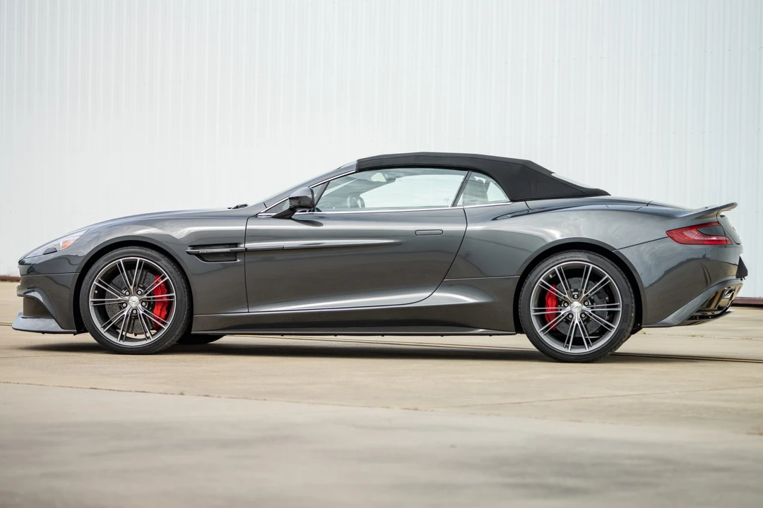 2014 Aston Martin Vanquish 2nd Gen - Image 22 of 31