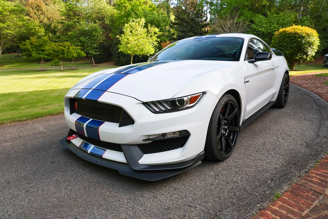 2017 Ford S550 Shelby Mustang GT350R - Image 2 of 31