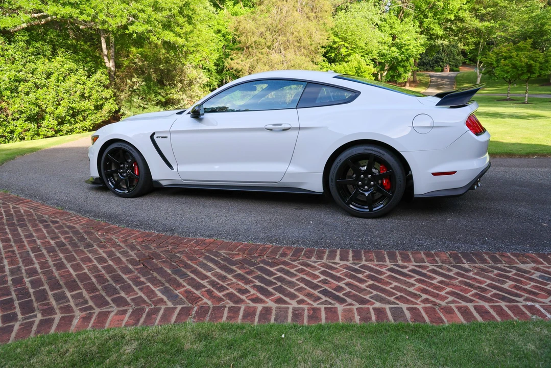 2017 Ford S550 Shelby Mustang GT350R - Image 8 of 31