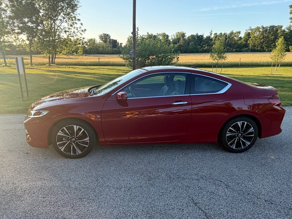 2017 Honda Accord 9th Gen - Image 8 of 31