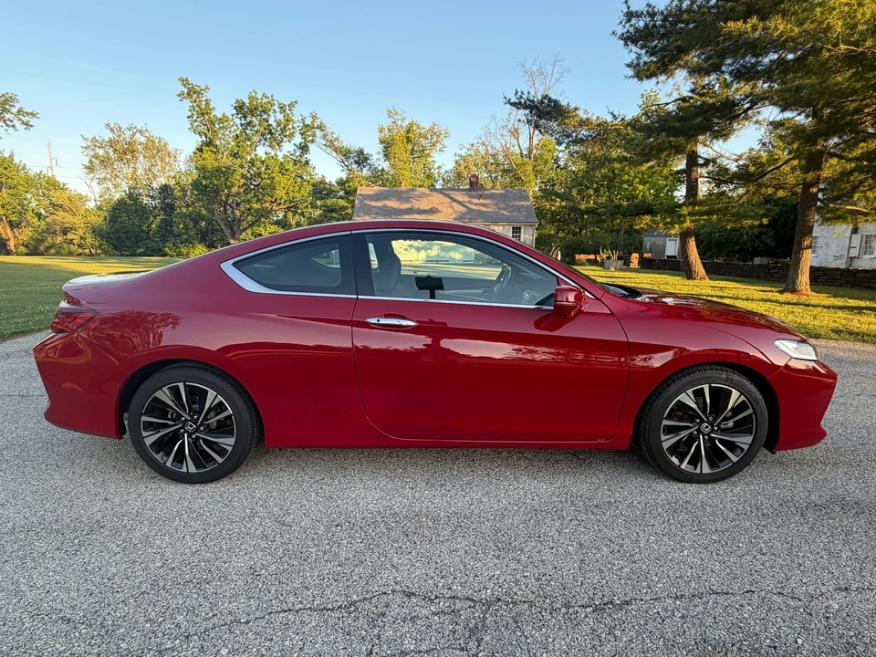 2017 Honda Accord 9th Gen - Image 6 of 31