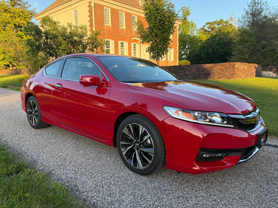 2017 Honda Accord 9th Gen - Image 5 of 31