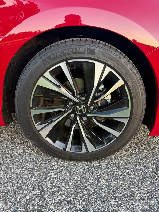 2017 Honda Accord 9th Gen - Image 13 of 31