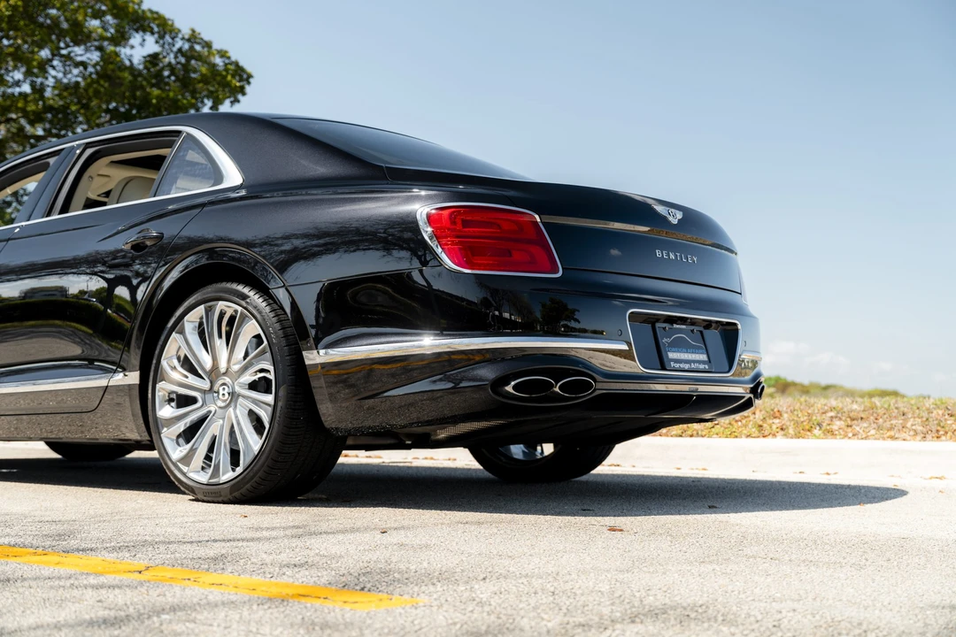 2022 Bentley Continental Flying Spur - Image 27 of 31