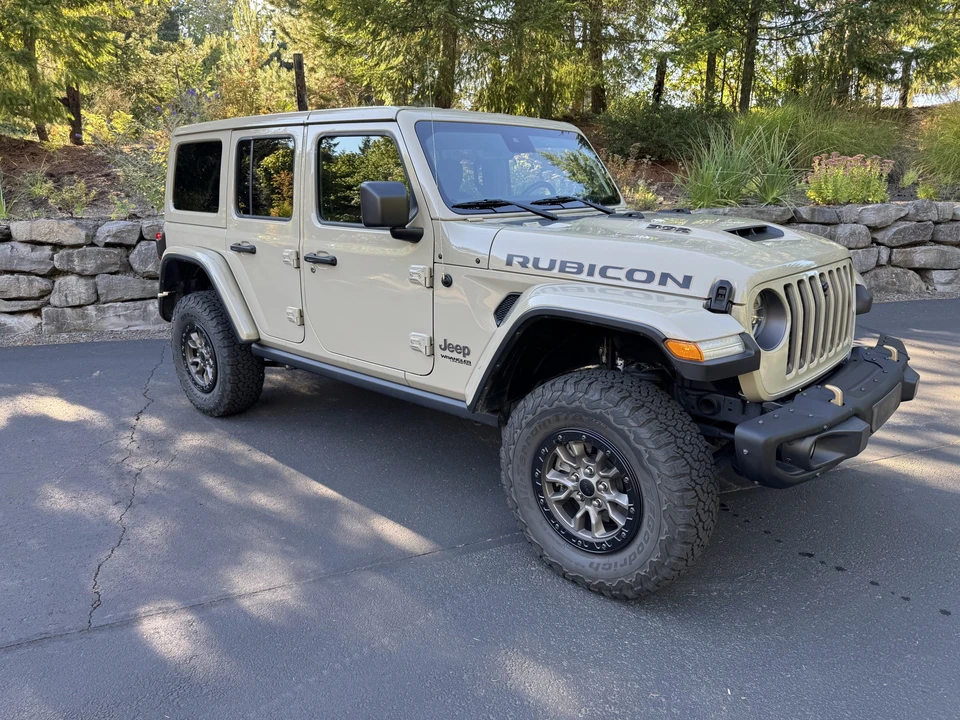 2022 Jeep JL Wrangler - Image 15 of 31
