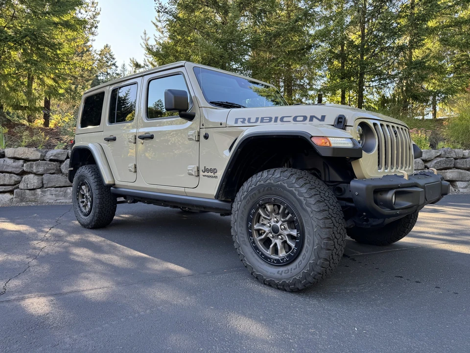 2022 Jeep JL Wrangler - Image 16 of 31