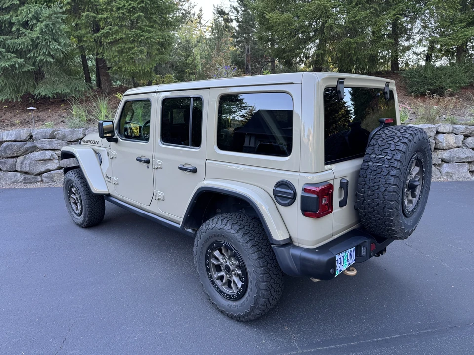 2022 Jeep JL Wrangler - Image 8 of 31