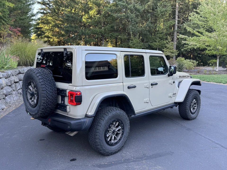 2022 Jeep JL Wrangler - Image 12 of 31