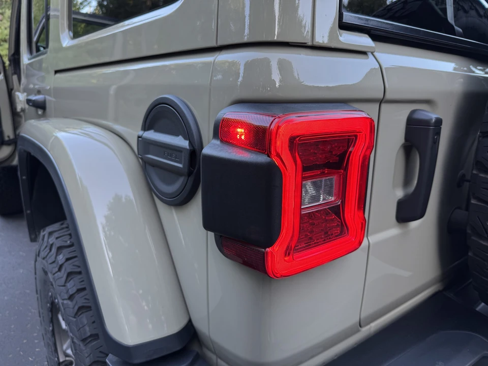 2022 Jeep JL Wrangler - Image 24 of 31