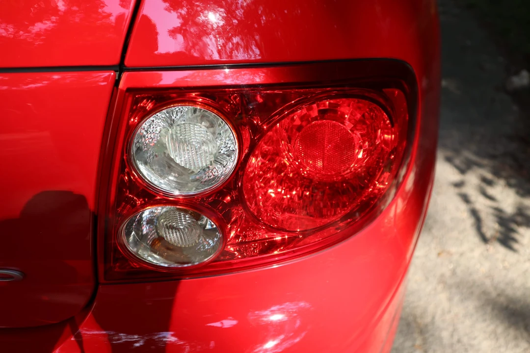 2005 Pontiac GTO 4th Gen - Image 16 of 31