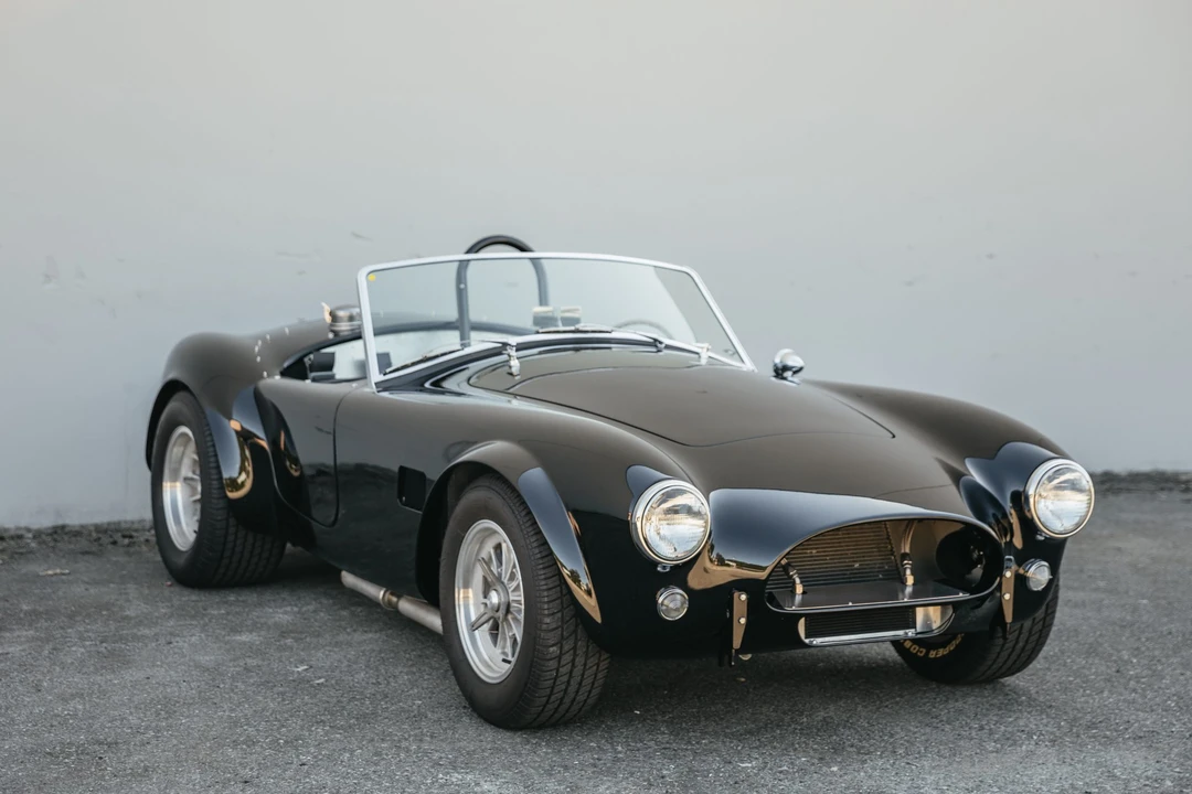 Shelby Cobra Replica - Image 8 of 31