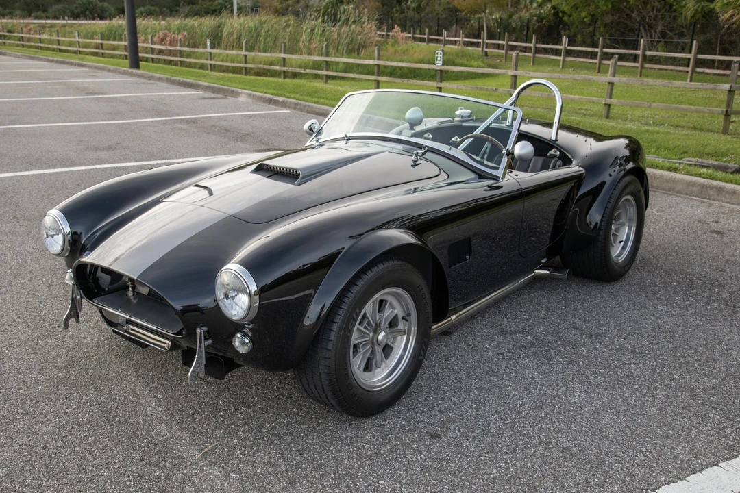 Shelby Cobra Replica - Image 2 of 31