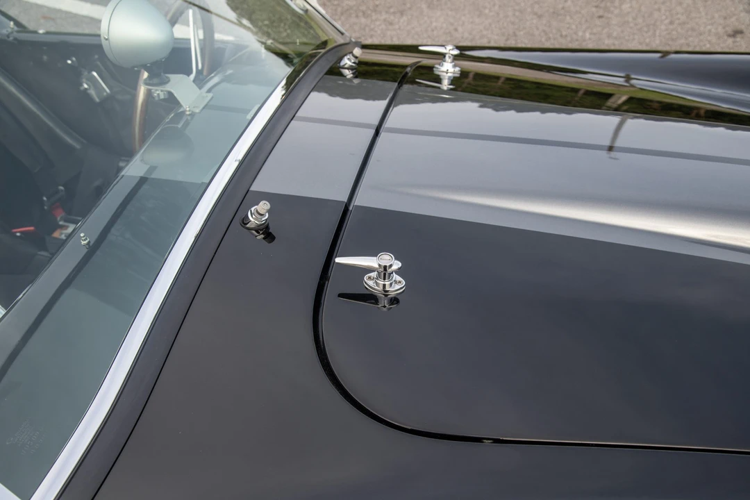 Shelby Cobra Replica - Image 18 of 31