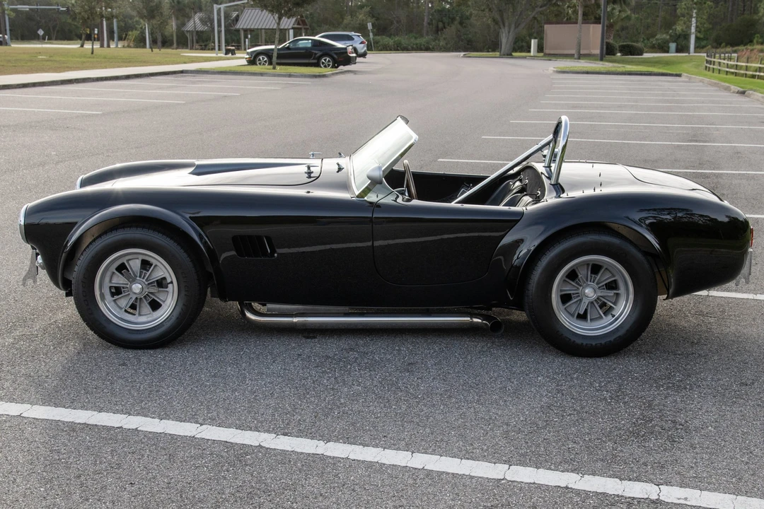 Shelby Cobra Replica - Image 3 of 31