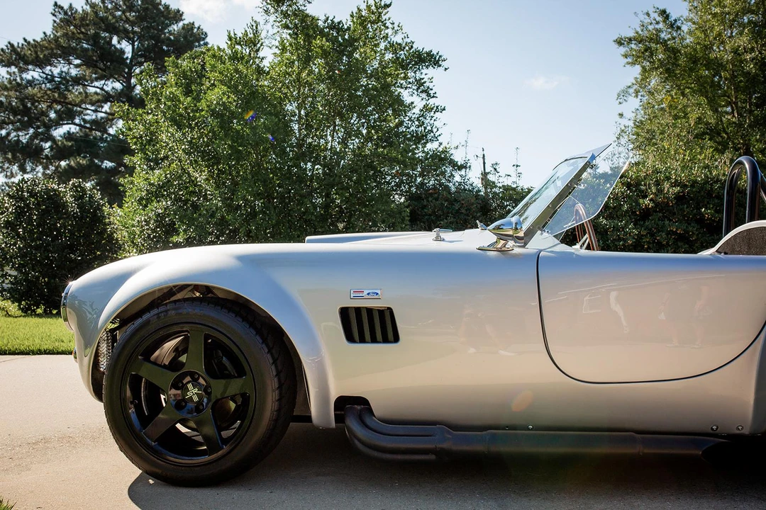 Shelby Cobra Replica - Image 17 of 31