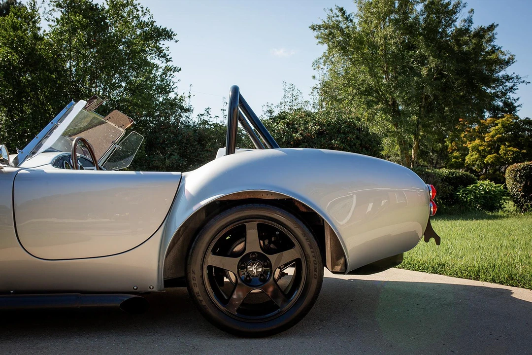 Shelby Cobra Replica - Image 18 of 31