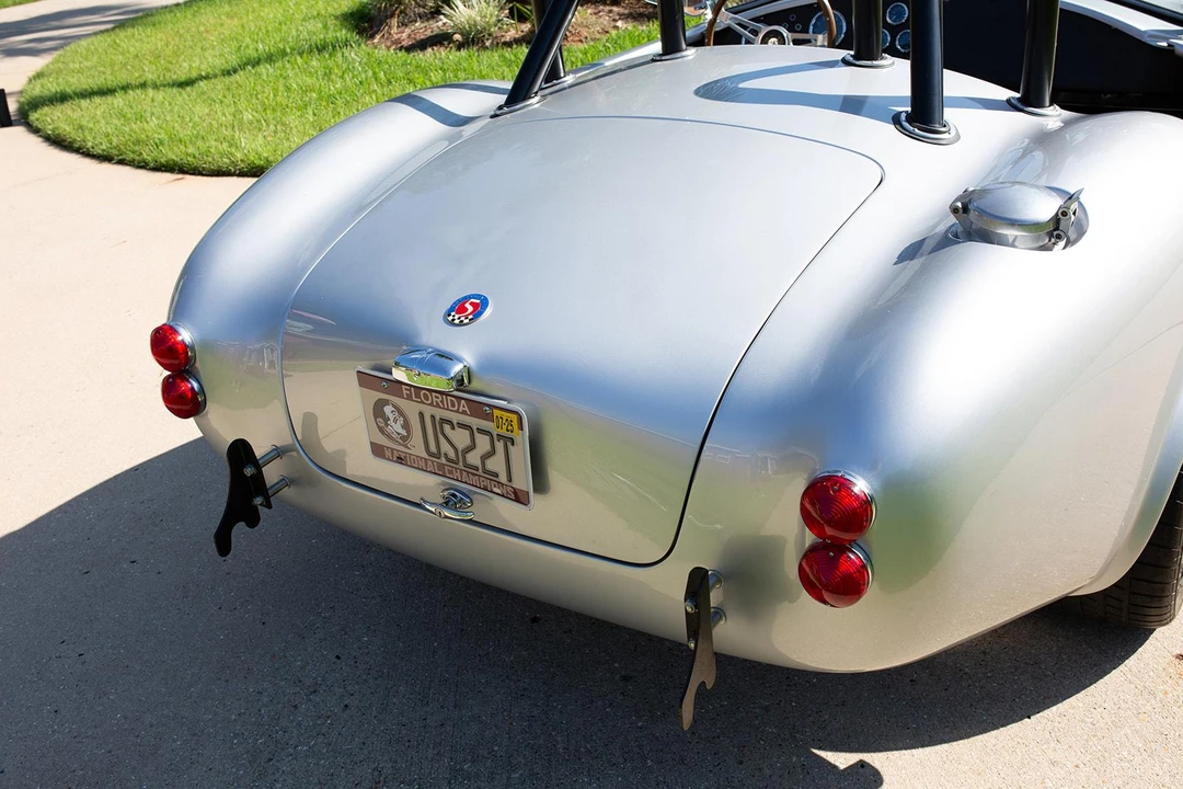 Shelby Cobra Replica - Image 21 of 31